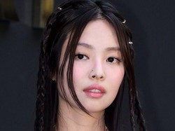 Jennie BLACKPINK Minta Maaf Ngevape Saat Wajah Dirias, Tuai Pro Kontra Publik