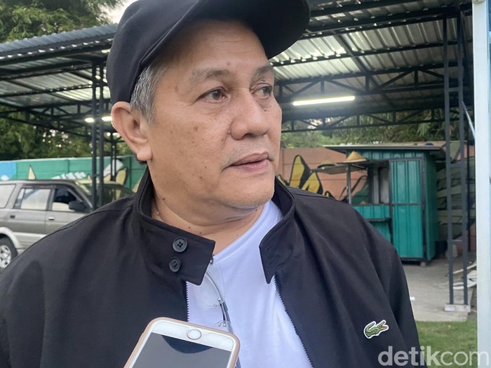 Direktur Utama PSS Sleman, Gusti Randa saat ditemui di Lapangan Pakembinangun, Sleman, Senin (1/7/2024).