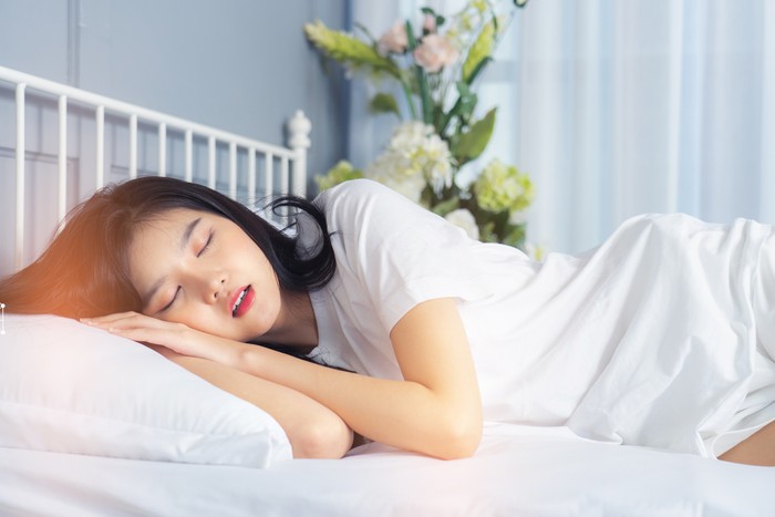 ilustrasi tidur mendengkur