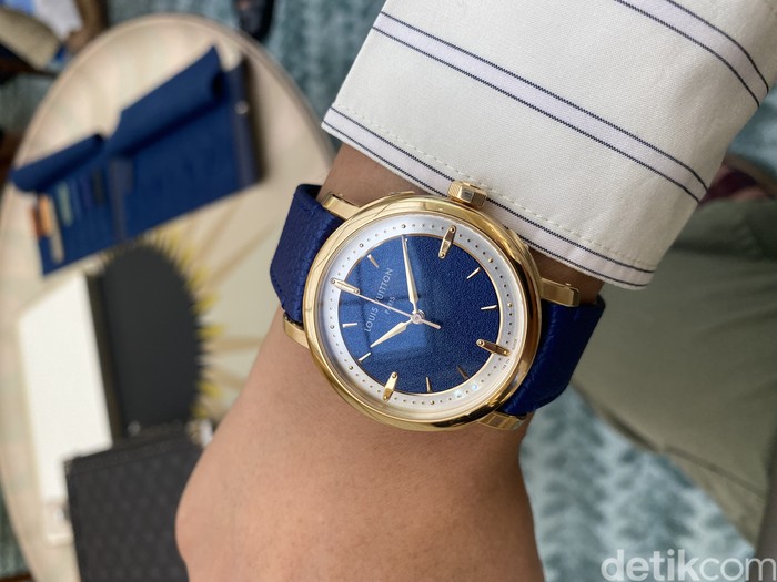 Jam Tangan Mewah Escale Louis Vuitton