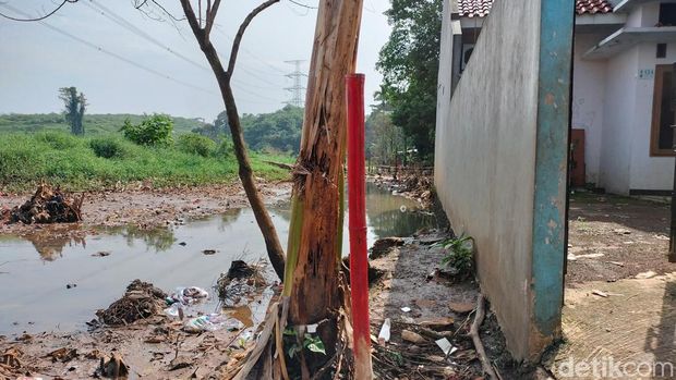 Penampakan banjir abadi di Kampung Bulak Barat, Cipayung, Depok.