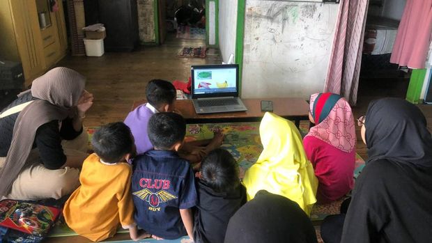 Kegiatan relawan literasi desa Odesa Indonesia
