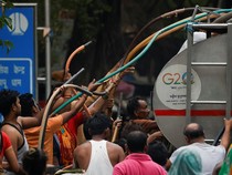 Kekeringan Melanda, Antrean Air Bersih di India Kian Ramai