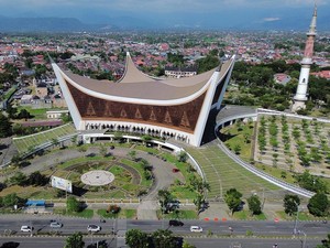 Pemprov Sumbar Siapkan Rp 4,7 M untuk Pemeliharaan Masjid Raya
