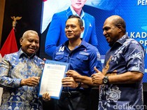 Momen AHY Dukung Bacagub Petahana Papua Barat-Babel-Jambi