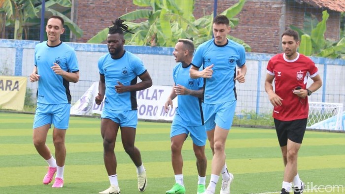 Empat pemain asing baru telah tiba dan bergabung dalam sesi latihan PSIS, Kamis (4/7/2024).