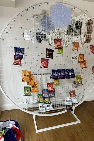 pesta pernikahan unik pakai 200 snack