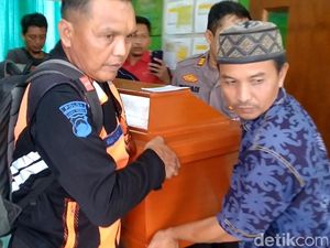 Innova Seruduk Truk di Tol Batang, 3 Korban Tewas Sekeluarga Asal Blora