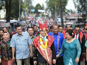 Pj Gubsu Kagum dengan Festival Bunga dan Buah 2024 di Karo