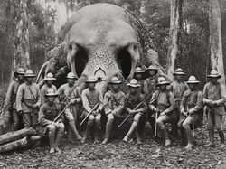 Gambar Unik Rekayasa AI: Bangsawan Thailand Abad ke-19 Vs Monster