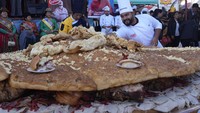 Sandwich Chola adalah hidangan populer di La Paz.