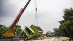 Potret Truk Bermuatan Pasir Kecelakaan di Tol Tangerang-Merak KM 75