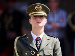 Foto Calon Ratu Spanyol Lulus dari Akademi Militer, Langkah Awal Menuju Takhta