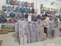 Pembelian Alat Tulis Sekolah di Mataram Masih Sepi Jelang Tahun Ajaran Baru