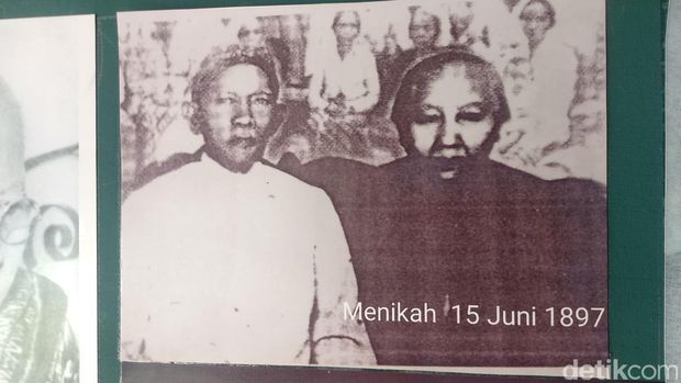 Potret orang tua Bung Karno