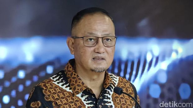 Direktur Jenderal Aptika Kominfo, Semuel A. Pangerapan, mundur dari jabatannya