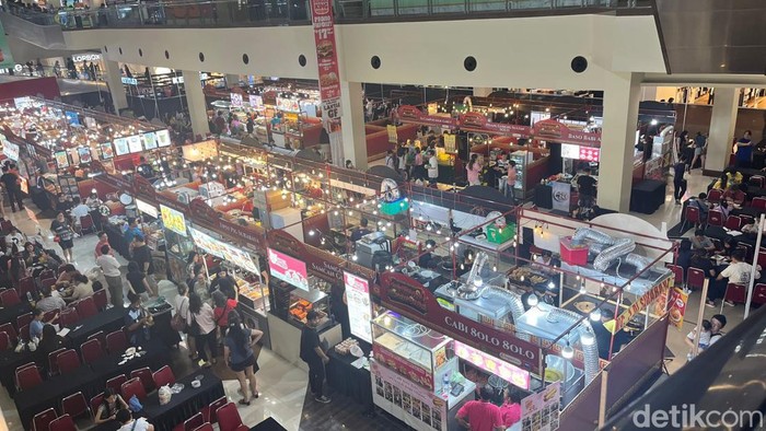 Suasana festival nonhalal di Solo Paragon Mall, Kamis (4/7/2024). Sebelumnya event ini sempat dihentikan sementara karena ada protes warga.