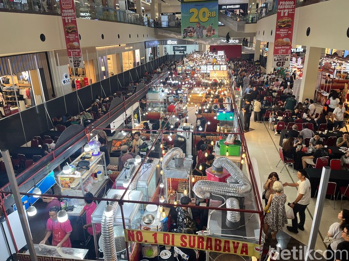 Suasana festival nonhalal di Solo Paragon Mall, Kamis (4/7/2024). Sebelumnya event ini sempat dihentikan sementara karena ada protes warga.