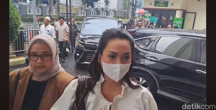 Tengku Dewi