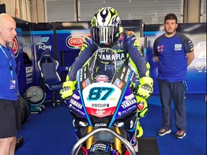 Valentino Rossi Geber Yamaha R1 87, Remy Gardner sampai Tak Bisa Berkata-kata