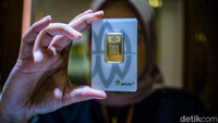 Jika ditarik dalam sepekan terakhir, pergerakan harga emas hari ini dari Antam terpantau bergerak di rentang Rp 1.350.000/gram-Rp 1.368.000/gram. Sementara dalam sebulan terakhir pergerakannya ada di rentang Rp 1.328.000/gram-Rp 13.275.000/gram.