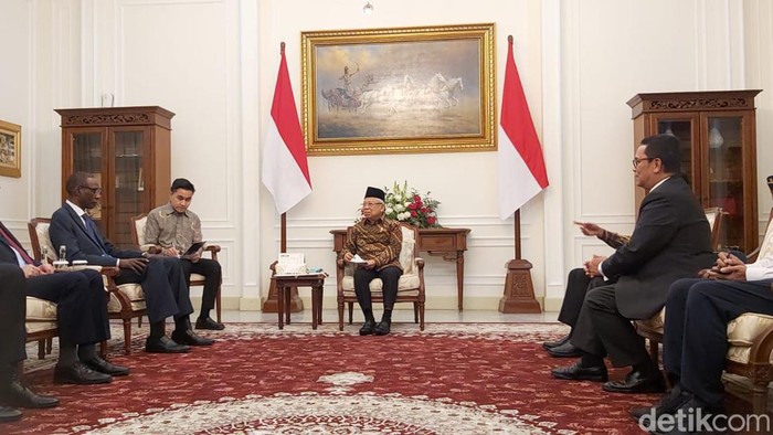 Wakil Presiden (Wapres) Maruf Amin menerima kunjungan Biro Komite Palestina PBB. (Dwi Andayani/detikcom)