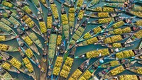 Foto makanan dengan nuansa natural jatuh ke karya Azim Khan Ronnie, yang mengabadikan pasar mengapun di Rangamati, Bangladesh. Foto: Pink Lady® Food Photographer Of The Year