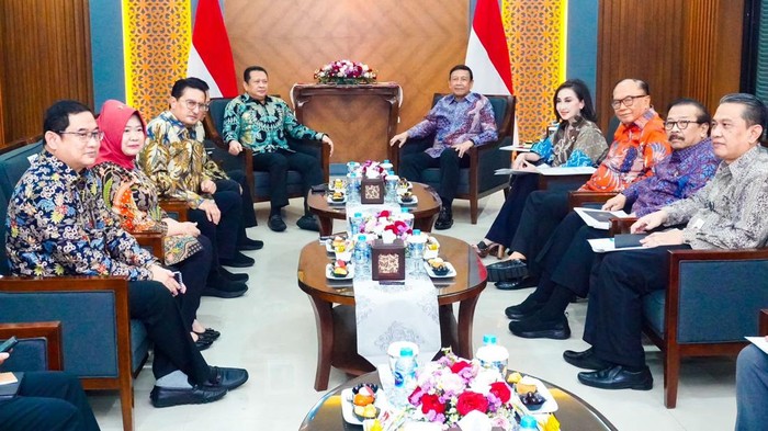 Bamsoet bertemu dengan Wiranto