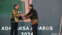 Penganugerahan Adhyaksa Awards ini digelar di Java Ballroom The Westin, Rasuna Said, Jakarta Selatan, Jumat (5/7/2024).
