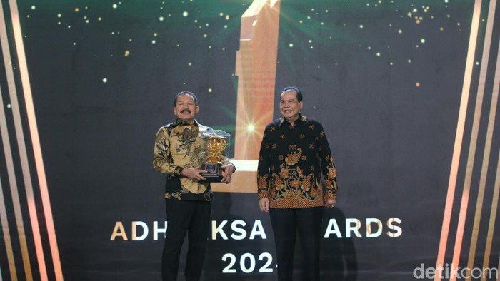 CT Berikan Penghargaan Khusus untuk Jaksa Agung Burhanudin