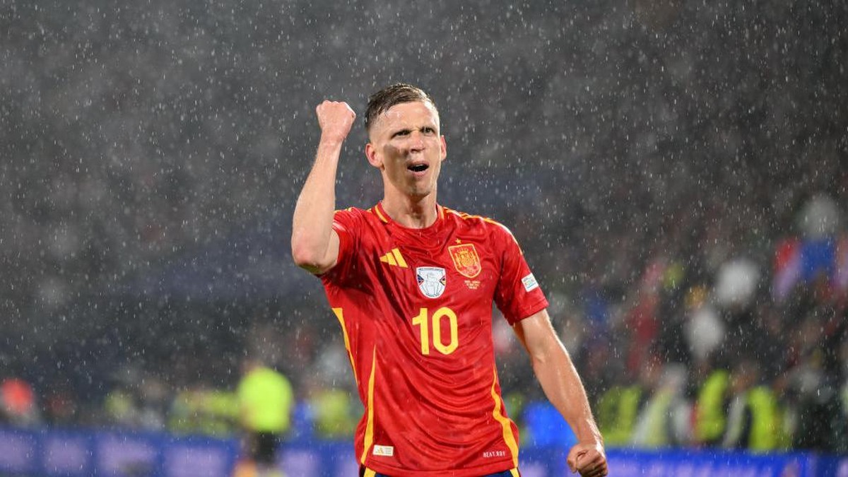 Dani Olmo kabarnya belum bisa didaftarkan Barcelona sebagai pemain barunya. (Foto: Anadolu via Getty Images/Anadolu)
