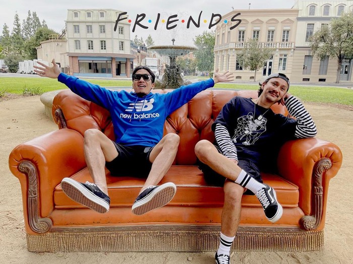 Desta Mahendra dan Vincent Rompies.