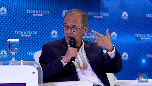 Direktur Utama Allo Bank, Indra Utoyo dalam Tech & Telco Forum 2024 di Menara Bank Mega, Jakarta, Jumat (5/7/2024). (CNBC Indonesia/Muhammad Sabki)