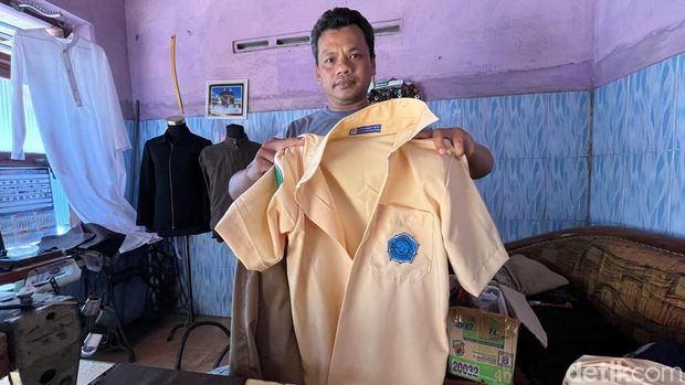 Fathoni, pemilik Inoth Tailor