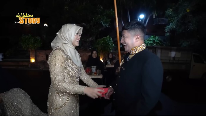 Irfan Hakim dan sang istri Della Sabrina Indah Putri Irfan Hakim dan sang istri Della Sabrina Indah Putri