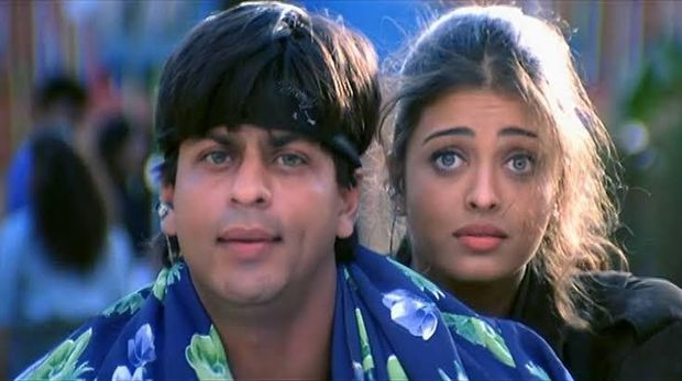 Cuplikan adegan Shah Rukh Khan dan Aishwarya Rai di Josh.