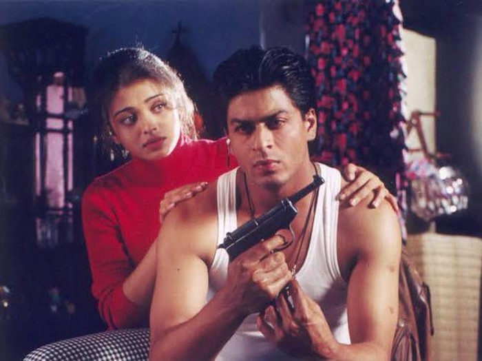 Josh Cuplikan adegan Shah Rukh Khan dan Aishwarya Rai di Josh.