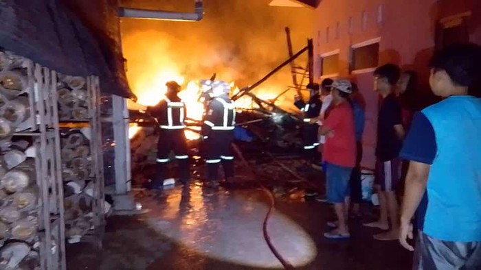 Kebakaran kumbung jamur di Kuningan