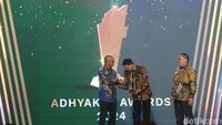 Penghargaan untuk Kuntadi dibacakan Koordinator Masyarakat Anti Korupsi Indonesia (MAKI) Boyamin Saiman yang juga bagian dari Dewan Pakar Adhyaksa Awards 2024. Sementara trofi untuk Kuntadi diserahkan oleh Jaksa Agung Muda bidang Intelijen (Jamintel) Reda Manthovani.