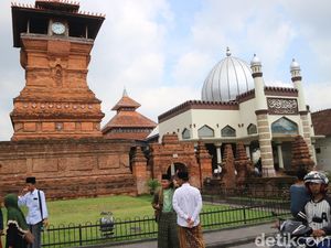 Catat Lur! Rangkaian Acara Buka Luwur Makam Sunan Kudus Tahun Ini