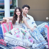 Sang aktor sempat memberikan keterangan di Instagram dan menegaskan bahwa dia memerlukan waktu untuk menjawab rumor putusnya dengan Baifern. Dan selama konferensi pers, Nine menyalahkan dirinya karena tak bisa menjembatani hubungan Baifern dan ibunya. Foto: dok. Instagram @naphat_nine