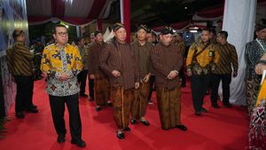 Momen Kapolri-Panglima TNI Nonton Wayang Kulit Lakon Tumurune Wiji Sejati
