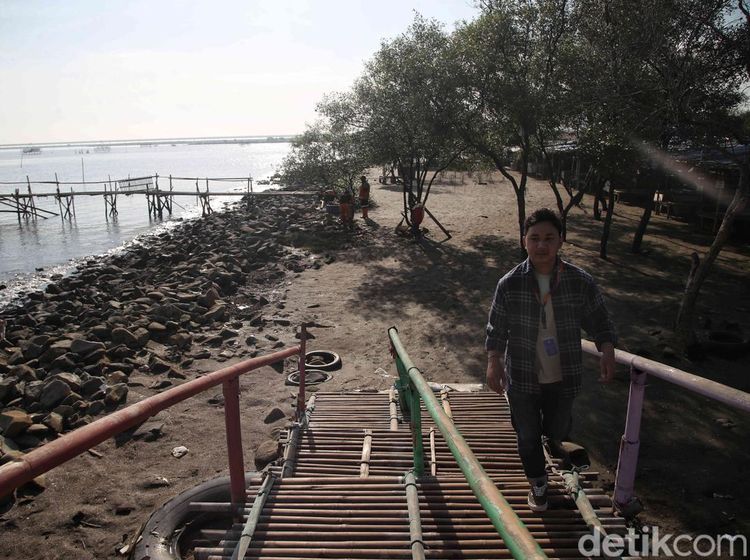 Liburan Makin Asik di Pantai Marunda yang Kian Bersih