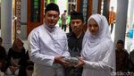 Potret Pasangan Pengantin di Ponorogo Menikah Dengan Mahar Sapi