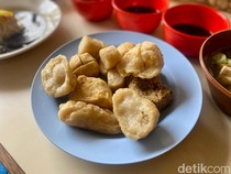 Pempek Hidden Gem Legendaris di Tebet Ini Sudah Ada Sejak 1989