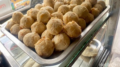 Blusukan! Sarapan Pempek di Tebet yang Eksis Sejak 35 Tahun Lalu