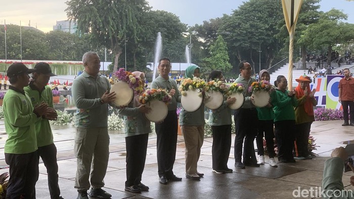 Penjabat (Pj) Gubernur DKI Jakarta Heru Budi Hartono membuka pameran Flora dan Fauna (Flona) 2024. (Taufiq/detikcom)