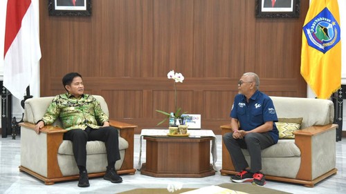 Penjabat (Pj) Gubernur NTB Hassanudin menerima kunjungan jajaran Mandalika Grand Prix Association (MGPA) di ruang kerjanya, Kamis sore (4/7/2024). (Istimewa)