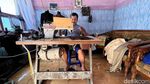Berkah Penjahit Seragam Sekolah di Mojokerto Saat Tahun Ajaran Baru