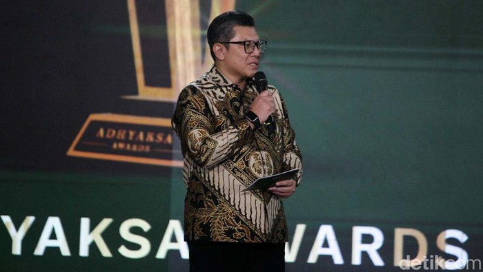 Pimred detikcom Buka Adhyaksa Awards 2024 Malam puncak penganugerahan Adhyaksa Awards 2024 digelar di The Westin, Jakarta Selatan, Jumat (5/7). Acara dibuka oleh Pemimpin Redaksi detikcom Alfito Deannova Gintings.